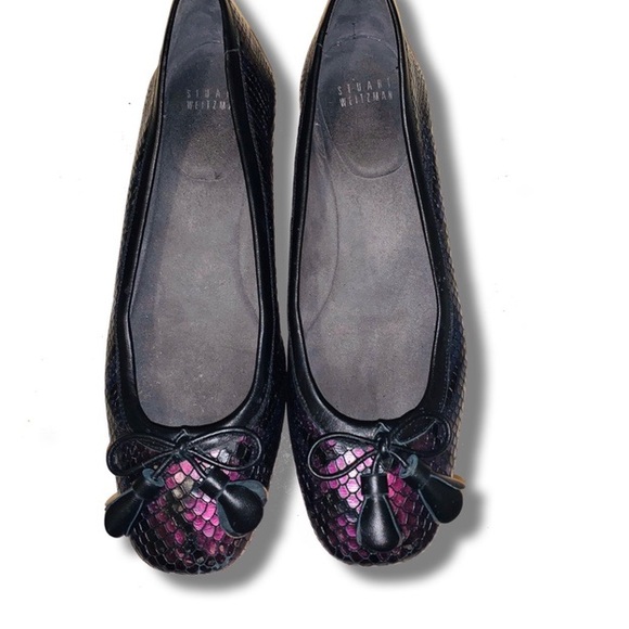 Stuart Weitzman Shoes - NEW STUART WEITZMAN snake embossed flat shoes❤️